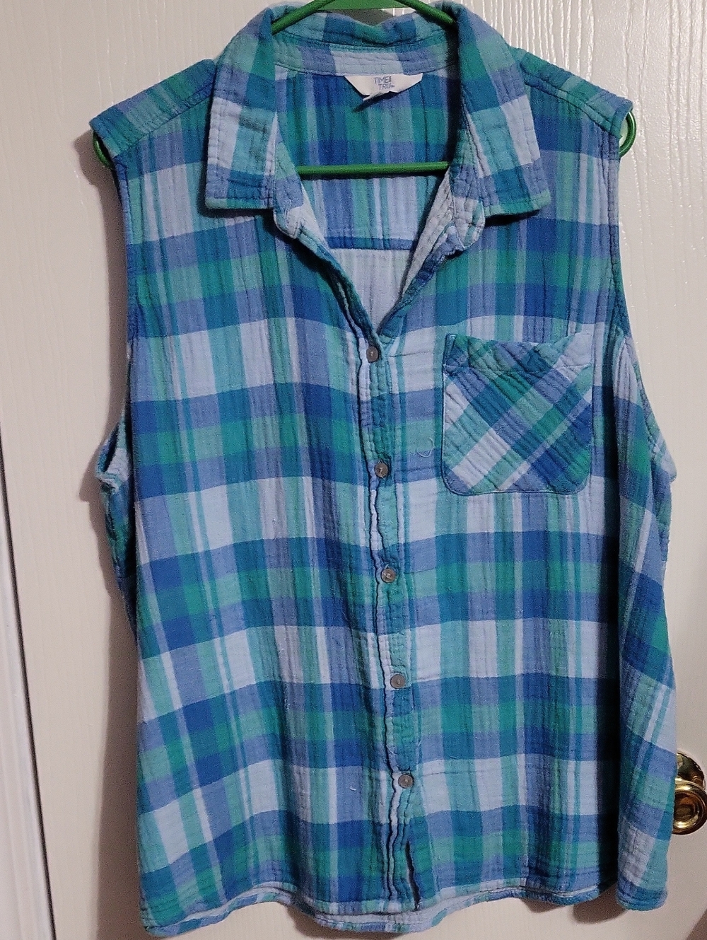 Shirt-Time and Tru Sleeveless Plaid Button-Down #3202